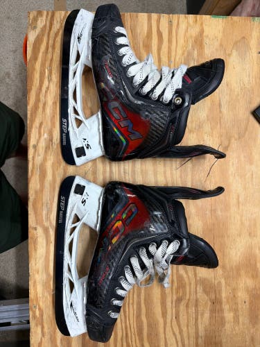 2025 CCM JetSpeed FT8 Pro Hockey Skates 7.5 (Used)