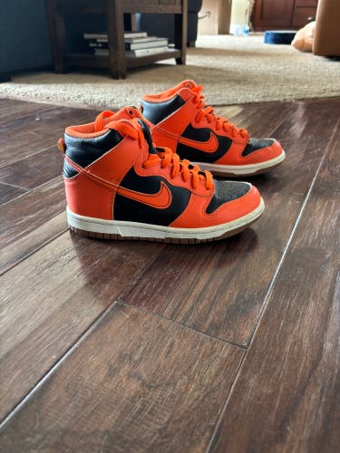 Black Men's 4Y (Big Kids / Youth) Youth Nike Dunk High Shoes (Used)