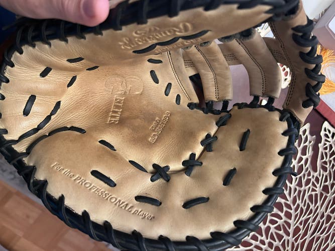Rawlings RH First Base Baseball Glove 13" (Used)