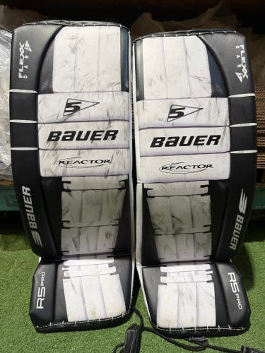 Bauer Reactor R5 Pro Goalie Leg Pads | 32+" Senior XS