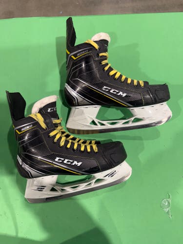 Senior CCM Tacks 9050 Hockey Skates Regular Width 8.5 (Used)