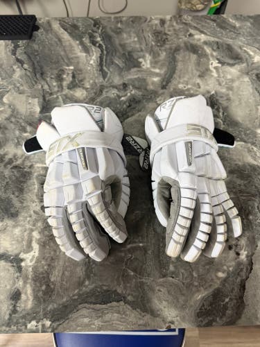 STX Surgeon RZR2 Lacrosse Gloves (Used)