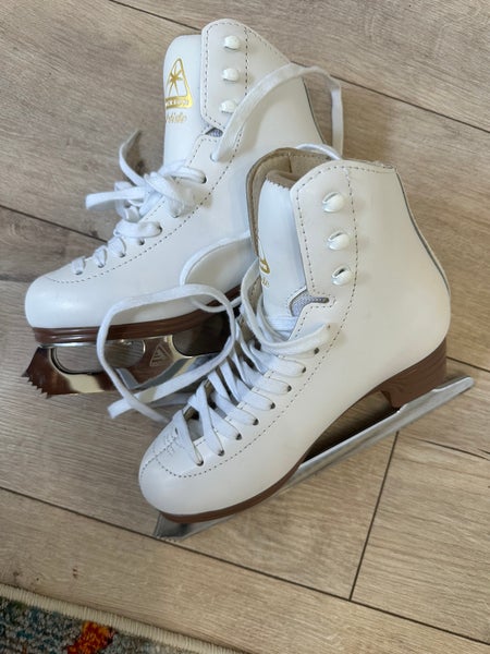 Jackson Ultima Artiste Figure Skates Junior 2.5 (Barely Used)