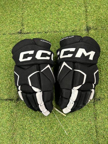 Black Senior CCM Tacks AS-580 Gloves 13" (Used)