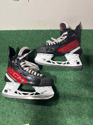 Senior CCM JetSpeed FT670 Hockey Skates (Regular) Size 9 (Used)