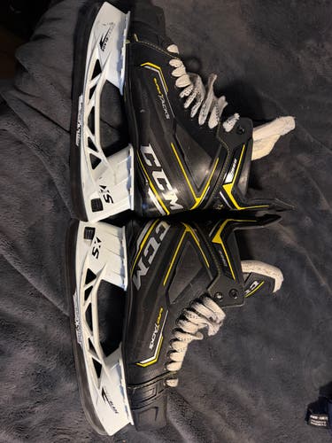 CCM Tacks 9080 Hockey Skates Regular Width 10 (Used)