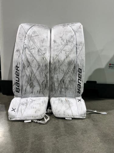 White 32" Intermediate Bauer Vapor 5X Pro Goalie Leg Pads (Used)
