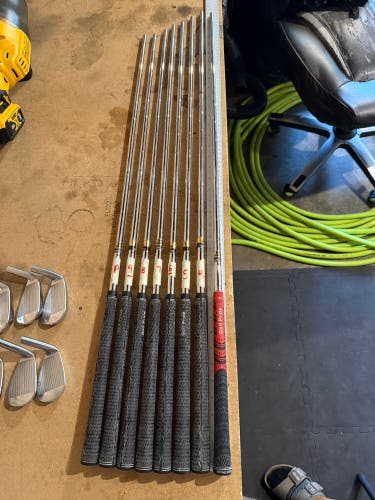 True Temper Dynamic Gold S300 | 4-P | 7 iron 37’ | extra shaft thrown in
