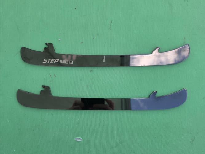 CCM Black Step Steel Replacement Steel Blades 263 mm