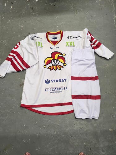 White XL Men's Jersey  with Adidas L socks