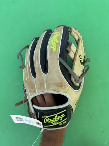 Black Rawlings Heart of the Hide RH Infield Baseball Glove 11.75"