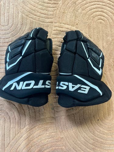 Black Junior Easton Synergy 650 Gloves 11" (Used)