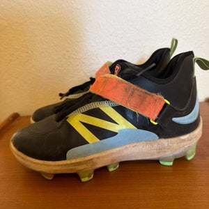 Black Kid's 5Y (Big Kids / Youth) Youth New Balance High Top Molded Cleats (Used)