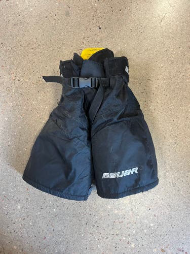 Black Junior Medium Bauer Supreme 190 Hockey Pants (Used)