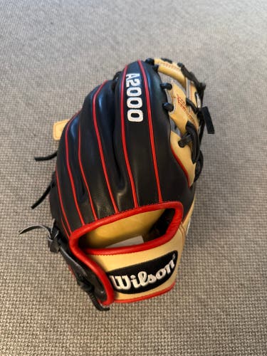 Wilson A2000 RH Baseball Glove 11.25" (Used)