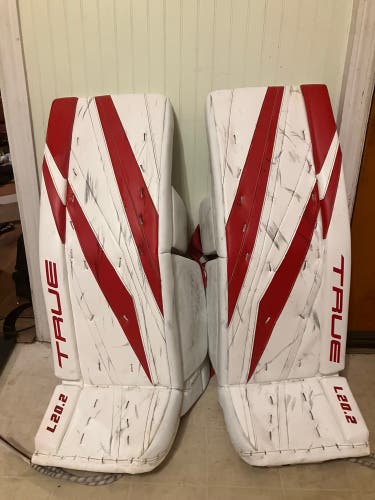 34" True L20.2 Goalie Leg Pads (Used)