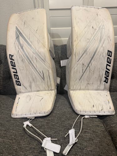 32" Bauer Vapor Hyperlite 2 Goalie Leg Pads (Used)