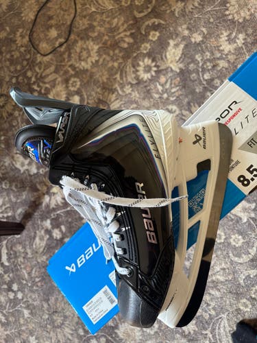 2026 Bauer Vapor Flylite Hockey Skates Narrow Width 8.5 (New)