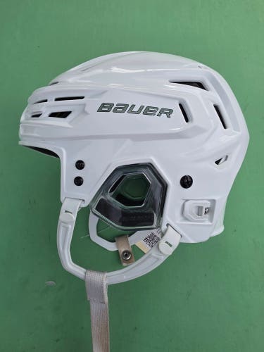 White Medium Bauer Re-Akt 150 Helmet