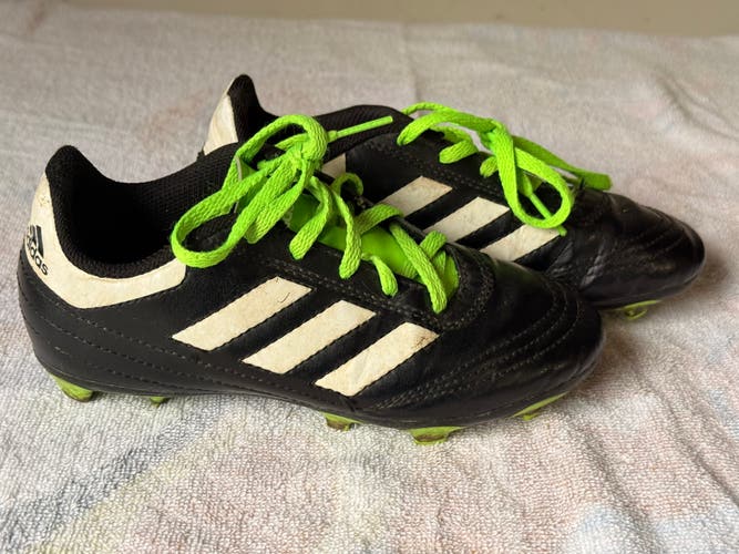 Kids 1Y (Big Kids / Youth) Adidas Cleats (Used)