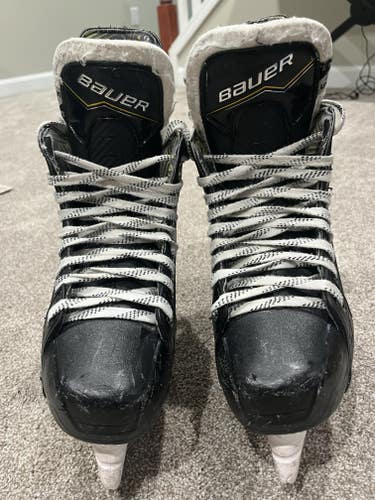 Black 2024 Bauer Supreme M40 Hockey Skates Size 5.5  Fit 3 (Used)