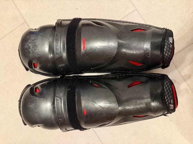 Intermediate Bauer Vapor 3X Pro 13" Shin Pads (Used)