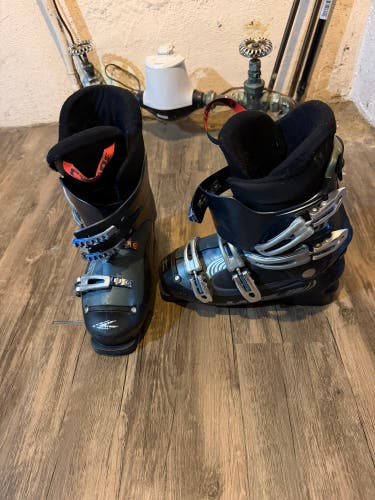 Mondo 25 & 25.5 Unisex Lange All Mountain Ski Boots (Used)