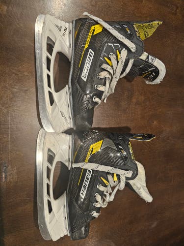 Bauer Supreme M4 Hockey Skates Regular Width Size 3.5 (Used)