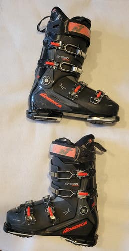 Mondo 28 & 28.5 Men's Nordica All Mountain SPEEDMACHINE 3 110 Ski Boots Medium Flex (Used)
