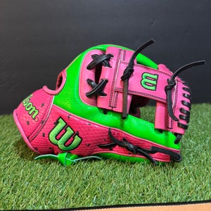 ***Super Rare Dick’s Exclusive***2024 Wilson A2000 “Watermelon”RH Infield Baseball Glove 11.5" Used