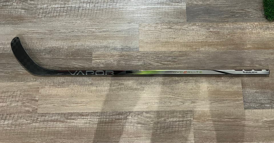 Senior Bauer Vapor Hyperlite 2 Left Hand Hockey Stick P90TM 77 Flex (Used)