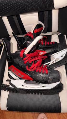 Black CCM JetSpeed FT670 Hockey Skates Regular Width 6 (Used)