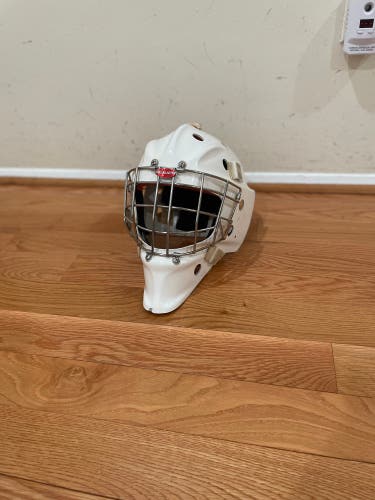 Fully Refurbished Senior Large 2017 Bauer 961 Goalie Mask Pro Stock (Used)