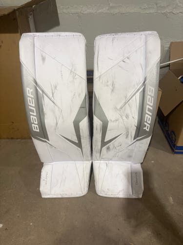 Large Bauer Sv-Pro Goalie Leg Pads (Used)