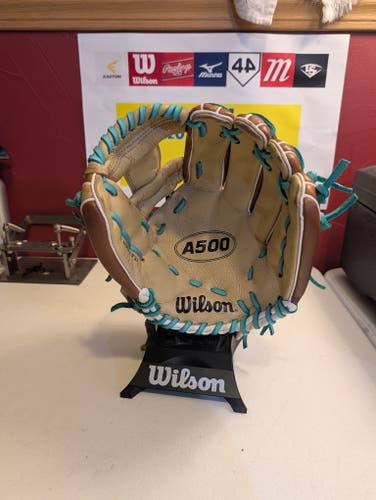 Infield RH Wilson A500 Baseball Glove 11" (Used)