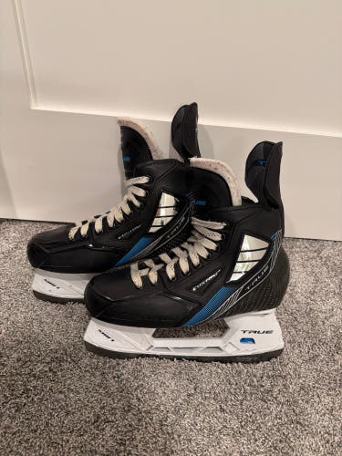 *Like New* Size 7/6.75 True Pro Custom Hockey Skates, Blue, Shot Blockers
