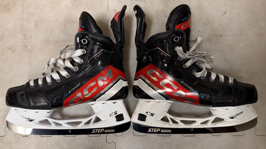CCM JetSpeed FT6 Pro Hockey Skates w/ Step BlackSteel - INT - Size 5 - Regular (used)