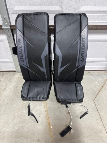 Medium Bauer Sv-Pro Goalie Leg Pads (Used)