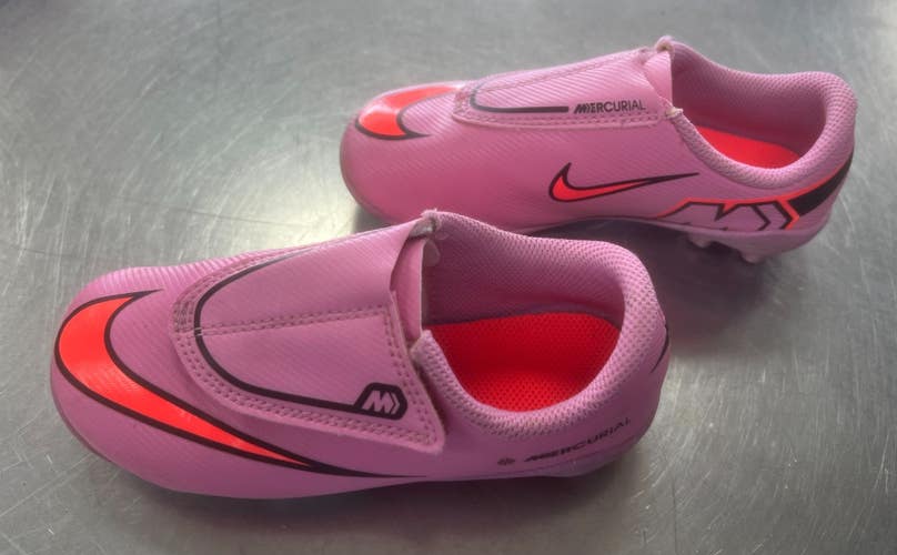 Used Nike Soccer Cleats Pink Youth 10.0 11497-S000162004