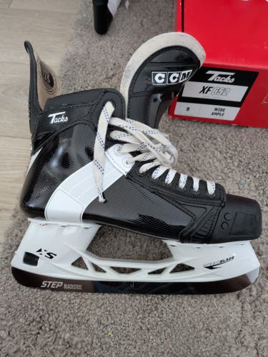 (Near Mint) Retro CCM Tacks XF 652 Hockey Skates Wide Width 9 (Used)