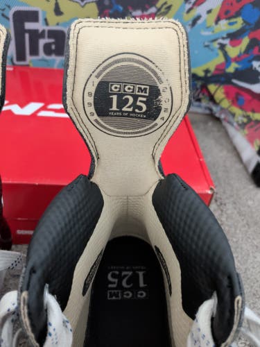 (Near Mint) Retro CCM Tacks XF 652 Hockey Skates Wide Width 9 (Used)