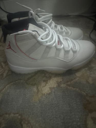 White Men's Size M 10.5 (W 11.5) Adult Jordan Shoes (Used)
