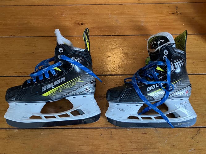Black/Yellow 2023 Bauer Vapor X4 Hockey Skates Regular Width Size 3 (Used)