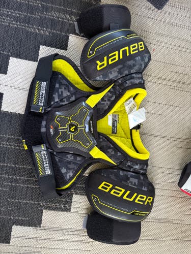Large Youth Bauer Supreme Mach Shoulder Pads (Used)