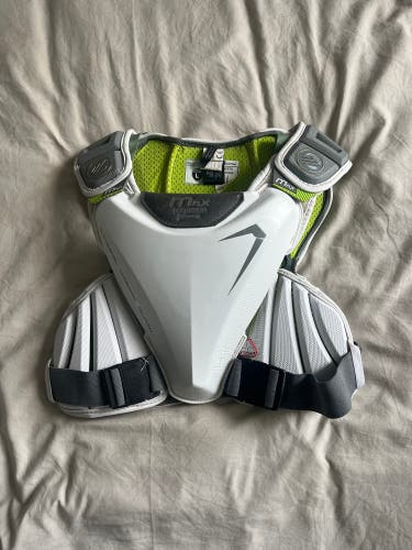 Large Adult Maverik Max Shoulder Pads (Used)