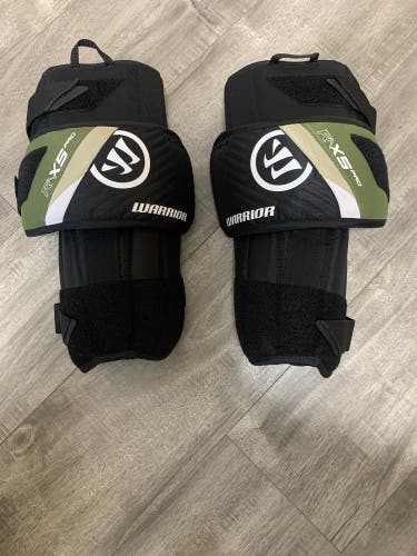 Warrior Hockey Ritual X5 Pro Senior Goalie Knee Pads (2025)