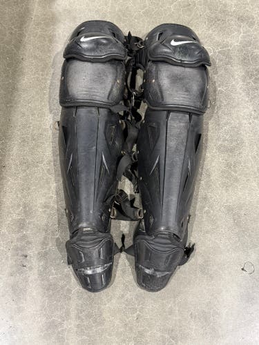 Adult Nike diamond elite Catcher's Leg Guard (Used)