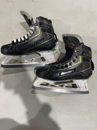 Junior Bauer Elite Hockey Goalie Skates Regular Width Size 2 (Used)