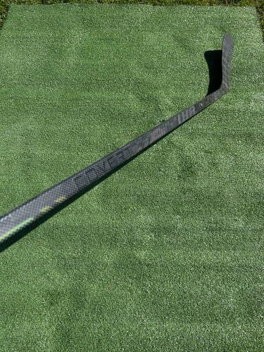 Senior Warrior Covert QR6 Pro Hockey Stick | LH P92 Jake McCabe