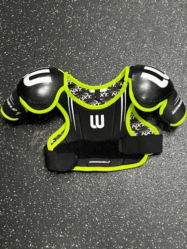 Used WinnWell NXT YTH Youth Shoulder Pads MD 11849-S000044820